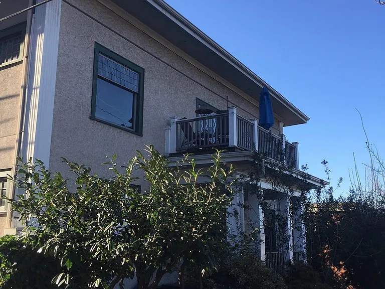 109 E Lynn St #A — Photo 15