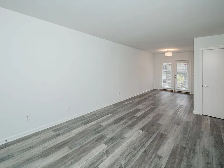 Cliff Terrace — Photo 25