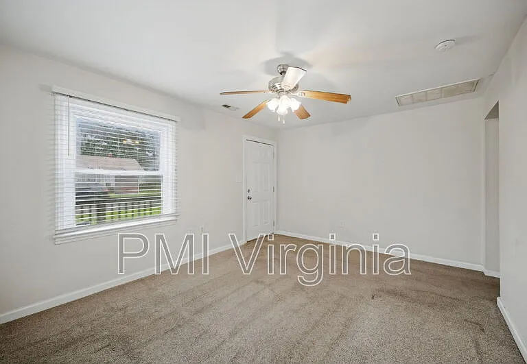 28 Harvard Rd — Photo 9