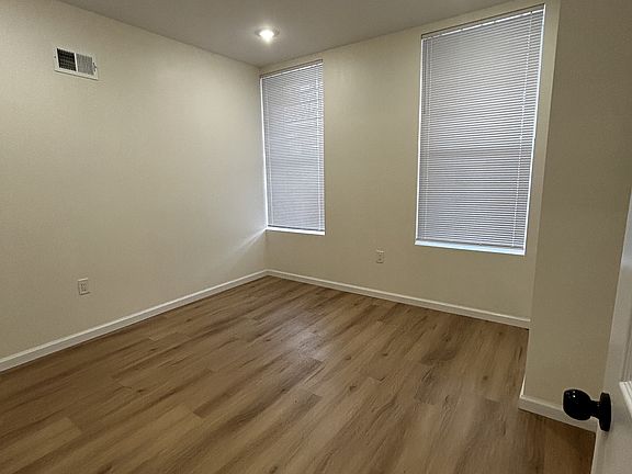 4th image of 1624 W Westmoreland St #1