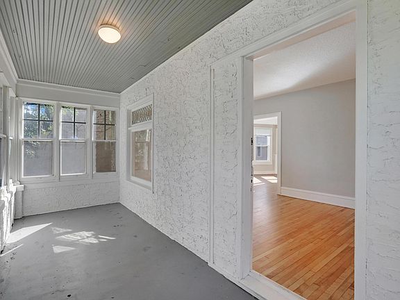 4th image of 4223 Dupont Ave N