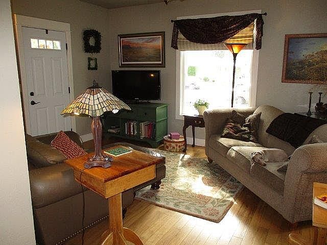 1st image of 442 Kensington Ave