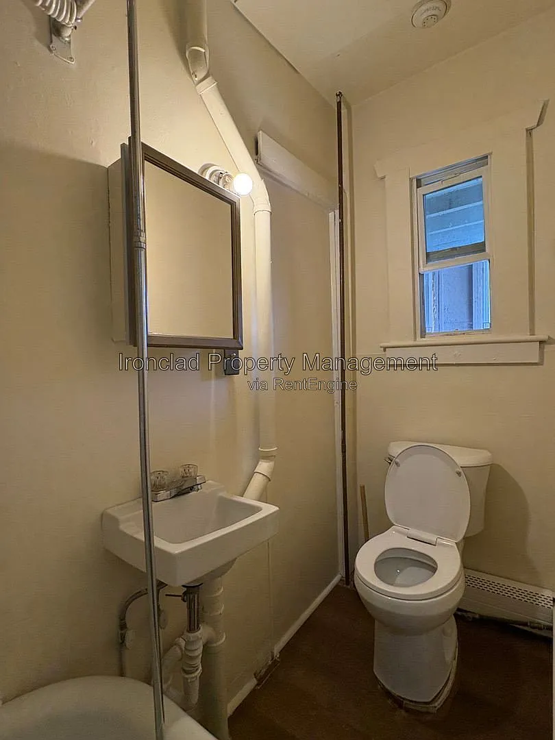 2 bed, 1.0 bath, $1,232 — Photo 1
