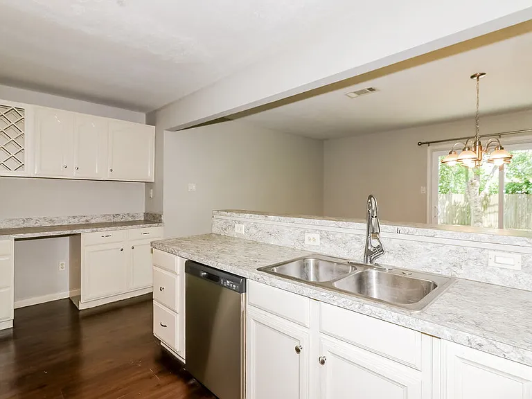 11611 Duane St — Photo 7
