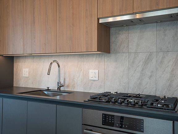 5th image of 234 W Polk St #2402