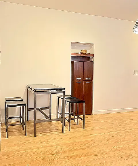 218 E 11th St #1 — Photo 10