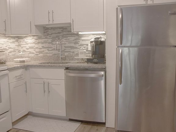 2nd image of 308 Quarry St APT 202