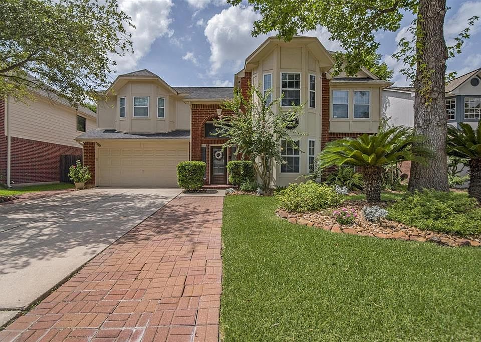 1st image of 7315 Oak Walk Dr