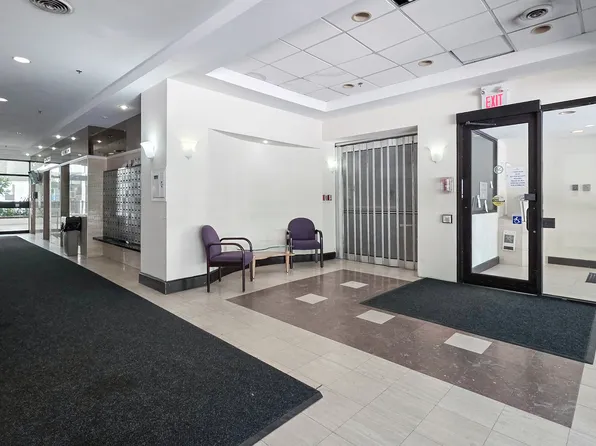 1460 Ghent Avenue - Burlington Square, 1460 Ghent Ave, Burlington, ON L7S 1X7