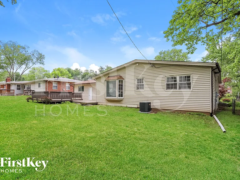 7235 Forestate Dr — Photo 14
