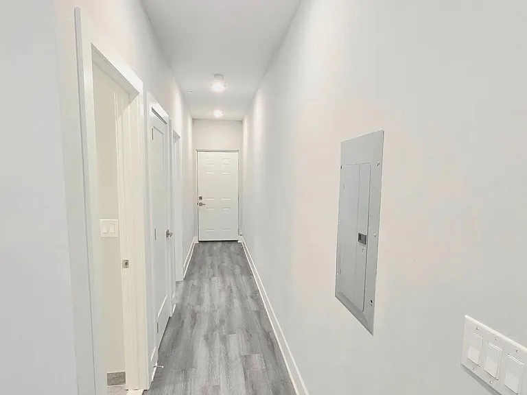 5233 Chancellor St #1 — Photo 10