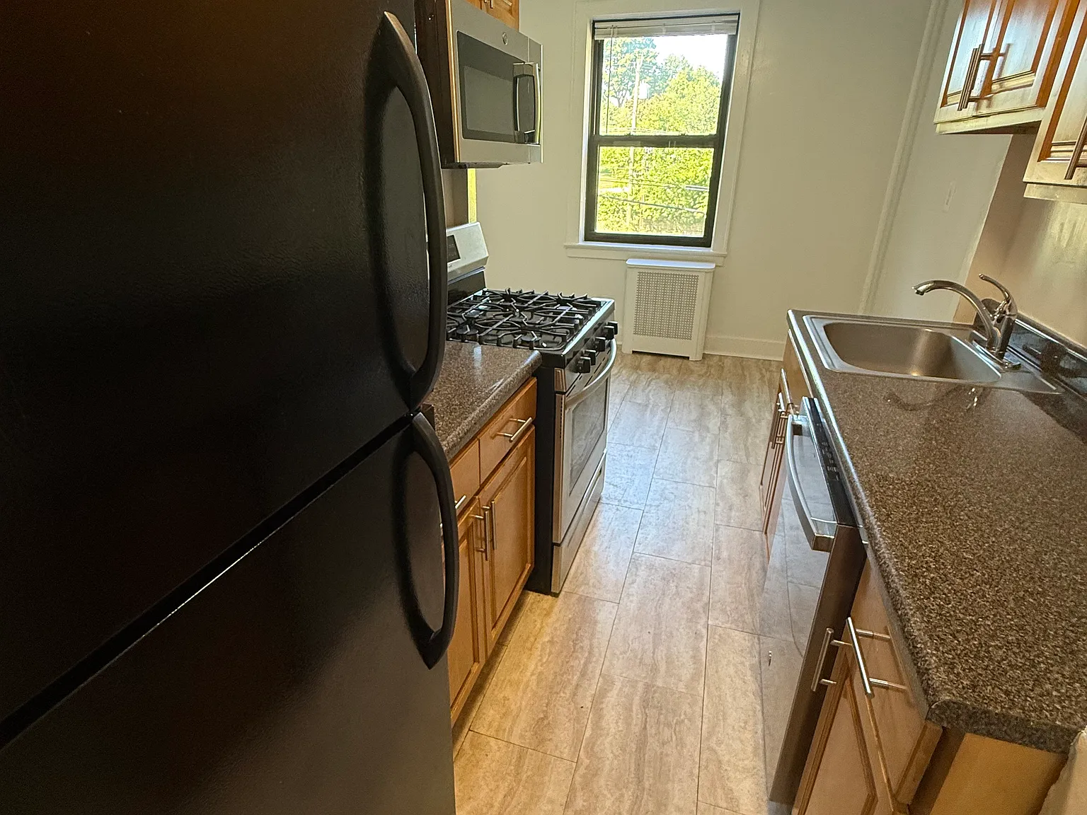 2 bed, $3,200 — Photo 1