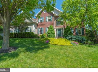 25 Fairwood Ave, Sinking Spring, PA 19608