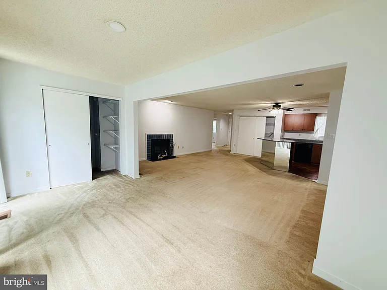 835 Chanticleer — Photo 39