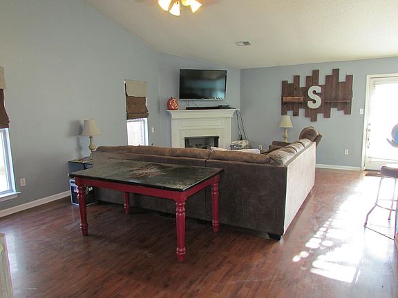 3rd image of 9151 Bentley Woods Dr