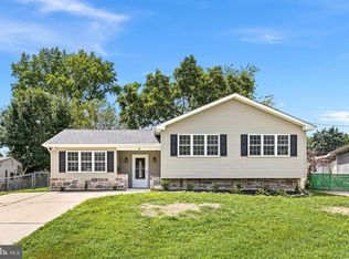 4 Elk Ln, Newark, DE 19713