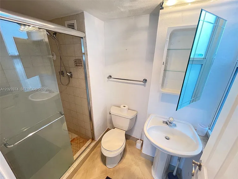 9195 Collins Ave #1001 — Photo 17