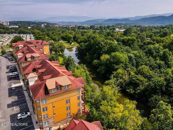 527 River Place Way Unit 332, Sevierville, TN 37862