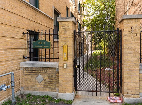2nd image of 6213 S Woodlawn Ave APT A