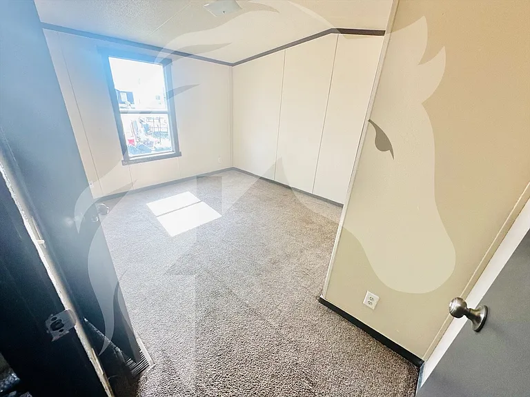 310 Madison Ave #14 — Photo 9