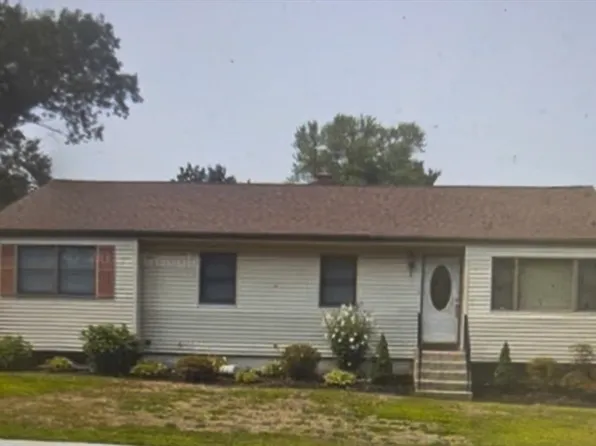 50 Main St, Medway, MA 02053