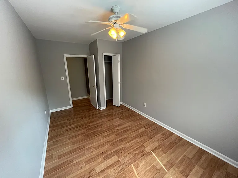 552 Pulaski St — Photo 14