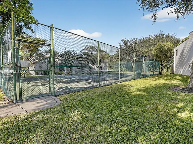 9703 N New River Canal Rd #103 — Photo 30
