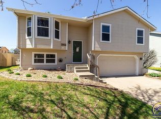 2413 SW Romar Rd, Topeka, KS 66614