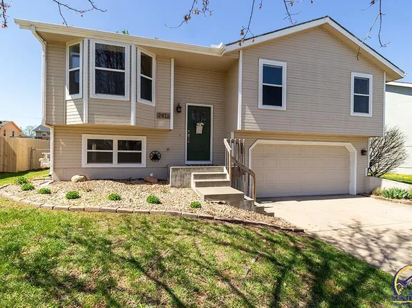 2413 SW Romar Rd, Topeka, KS 66614