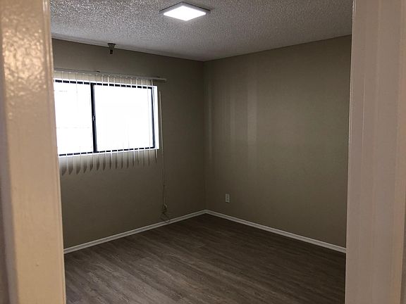 3rd image of 411 S Berendo St APT 106