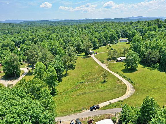 3rd image of 157 Windsong Dr