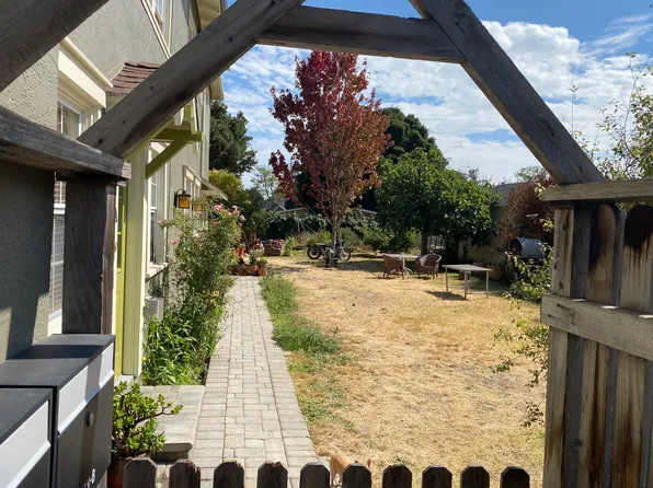 1524 Ashby Ave APT B, Berkeley, CA 94703