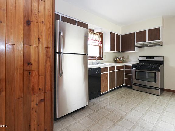 3rd image of 57560 Rumshire Dr