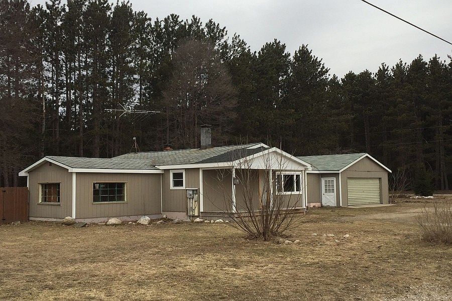 2nd image of 1490 Bendon Rd