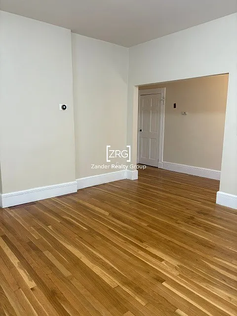 2 bed, 1.0 bath, 1000 sqft, $2,750 — Photo 3