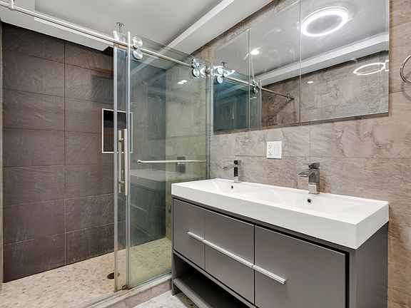 2nd image of 315 E 74th St APT 1R
