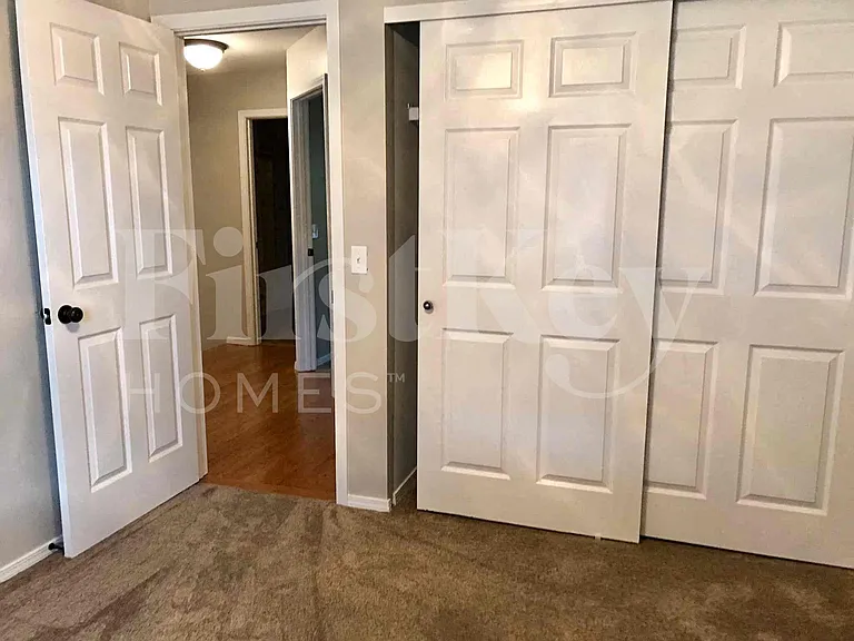 1037 Pegasus Cir — Photo 22