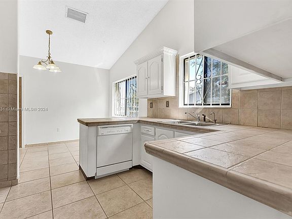 5th image of 20200 NW 34th Ct