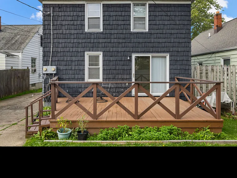 Fairfield Ave — Photo 3