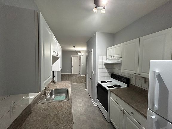 2nd image of 30 Kingman St #4