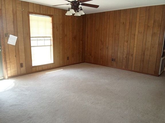 4th image of 2527 Roxton St