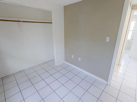 4th image of 2651 N Tuttle Ave