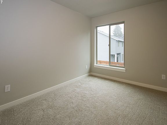5th image of 4407 NE 112th Cir