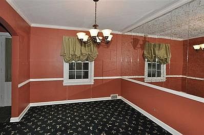 5th image of 905 N Mitchell Ave