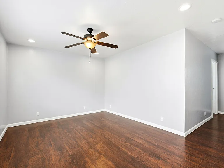 934 Pierce St — Photo 2