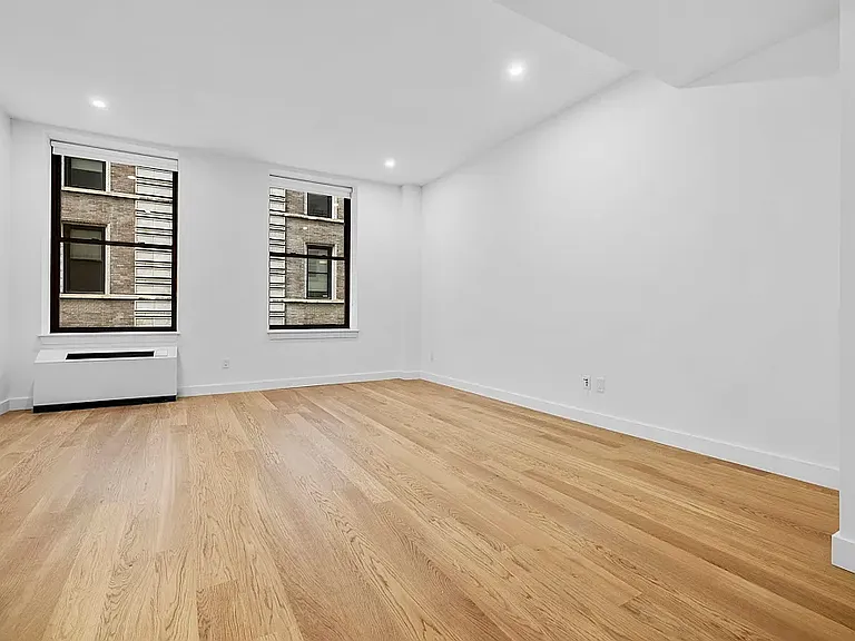 37 Wall St #11T — Photo 3
