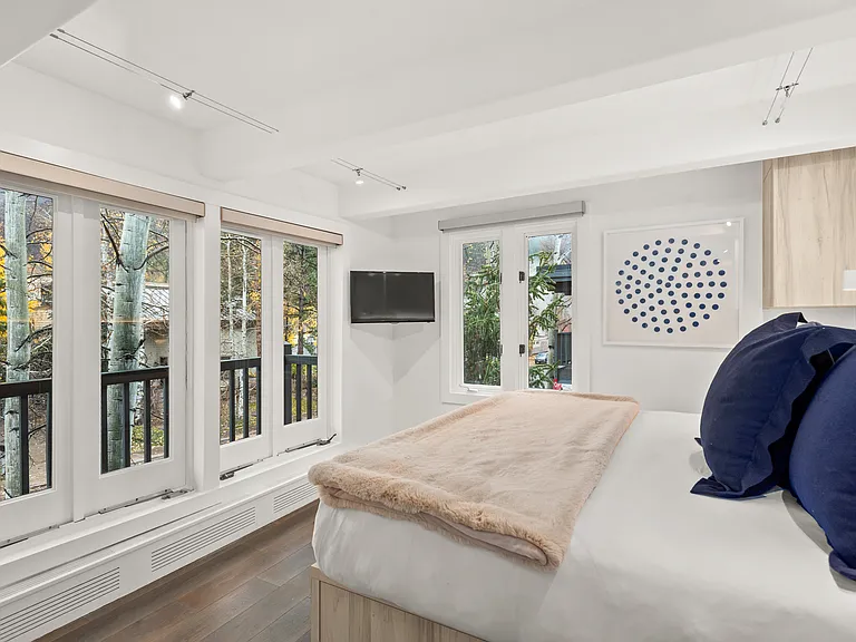 124 W Hyman Ave #3D — Photo 9