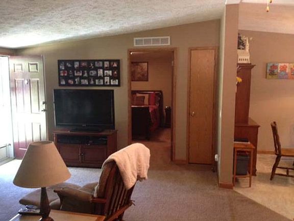3rd image of 153 Arlene Dr