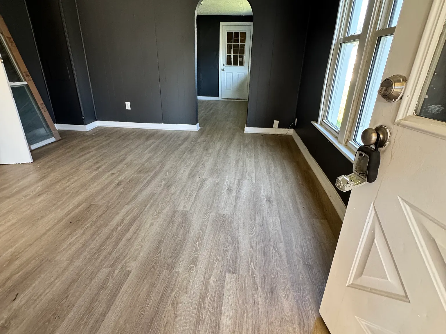 2 bed, 1000 sqft, $1,300 — Photo 2
