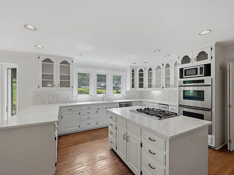 Large Kitchen